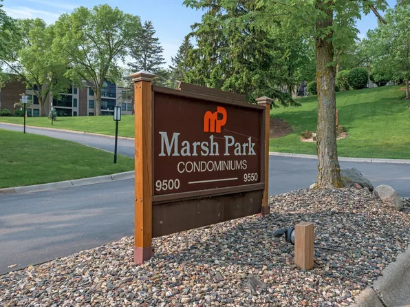 9550 Collegeview Rd APT 130, Bloomington, MN 55437