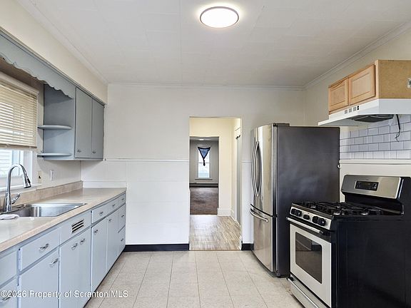 4th image of 68 Green Pl #70