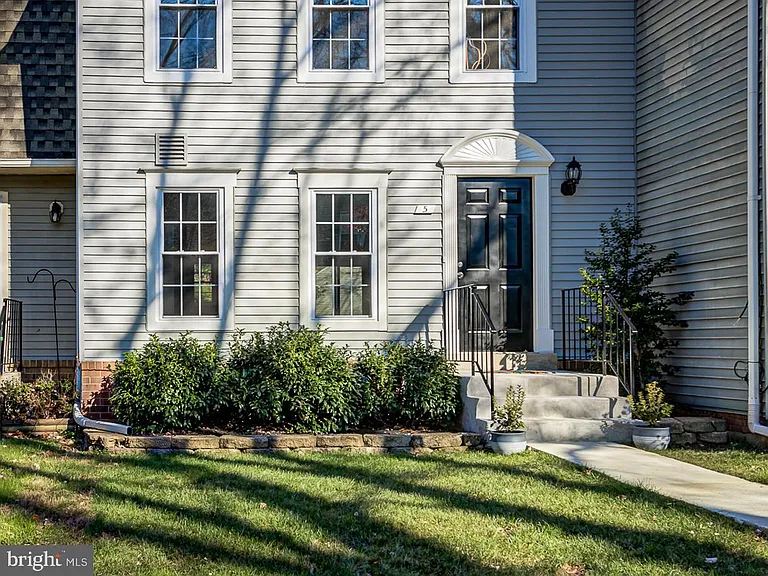 5 Climbing Ivy Ct — Photo 5