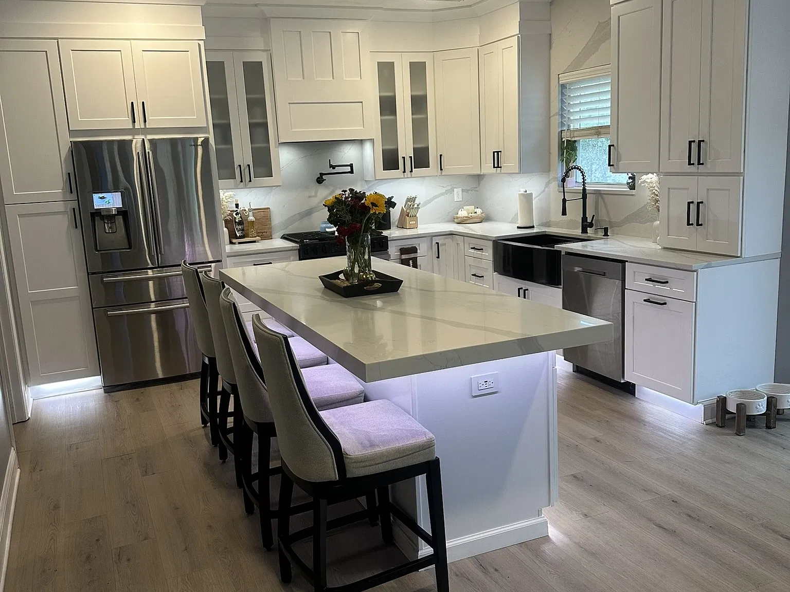 4 bed, 2.5 bath, 2600 sqft, $3,850 — Photo 4