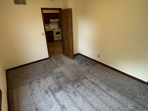 1430 Thomas Pl, Dubuque, IA 52001