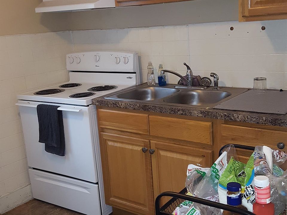 2nd image of 128A W Frederick St