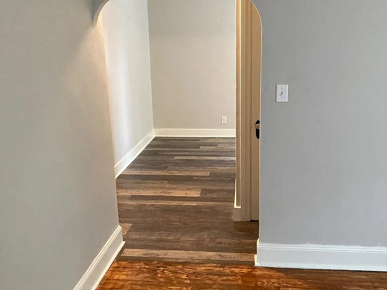 210 S Allen St #8 — Photo 3