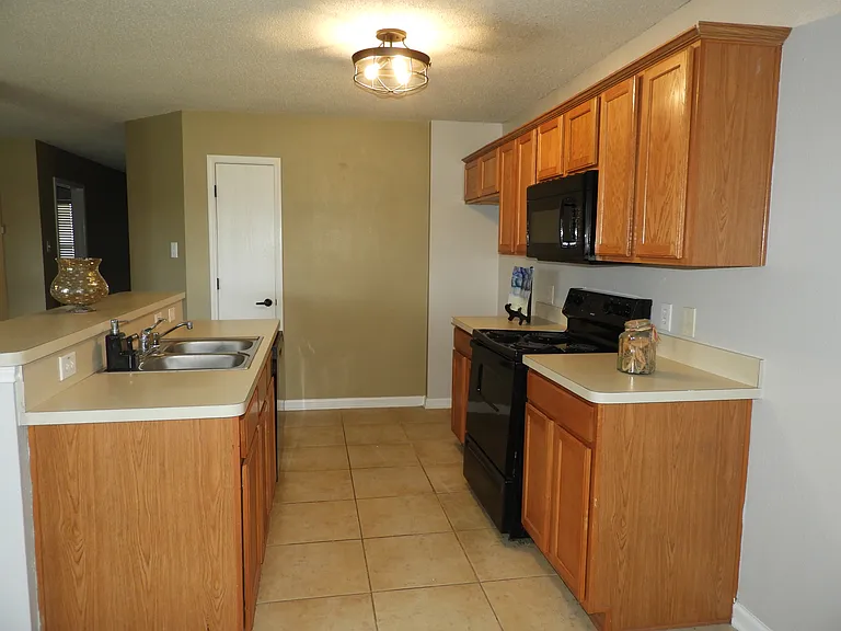 9941 George Washington Dr — Photo 2