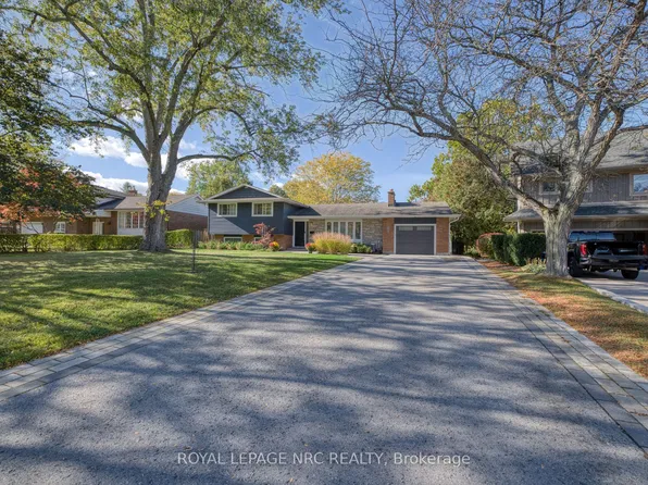16 Woodington Cres, Saint Catharines, ON L2T 3T7