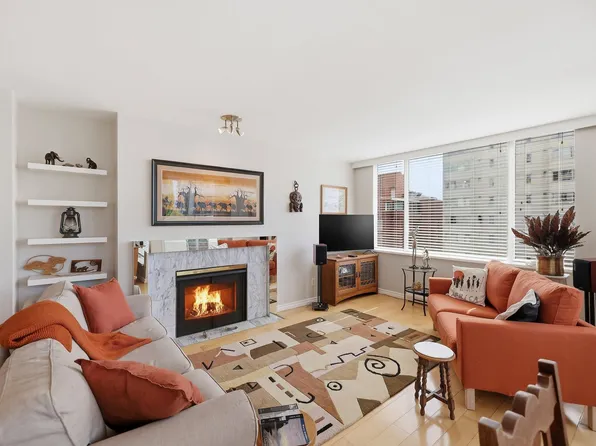1436 Harwood St #503, Vancouver, BC V6G 1X5