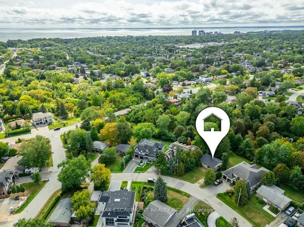 526 Stafford Dr, Oakville, ON L6L 4M5
