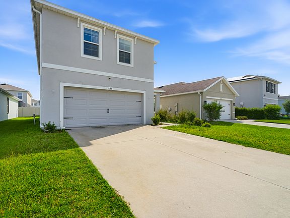 3rd image of 32745 Pez Landing Ln