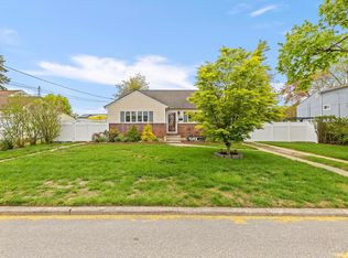 205 E 3rd St, Deer Park, NY 11729