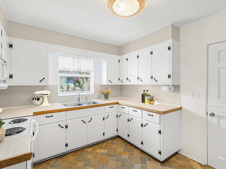 921 41st Street Ct W — Photo 14