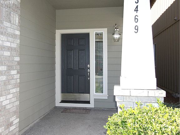 2nd image of 3469 SE Pinewood Ave