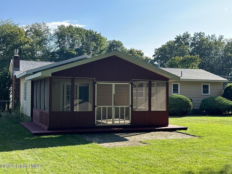4th image of 33 Kile Dr