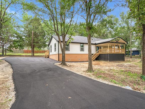 2nd image of 107 Vista Dr