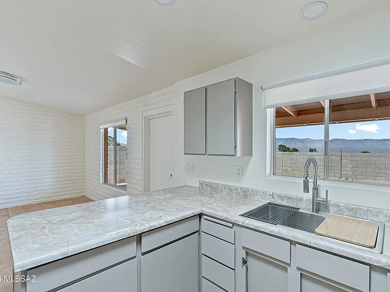 519 S Avenue D — Photo 14