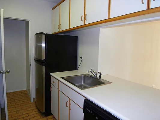 Rented by CCG Real Estate Brokerage | media 27