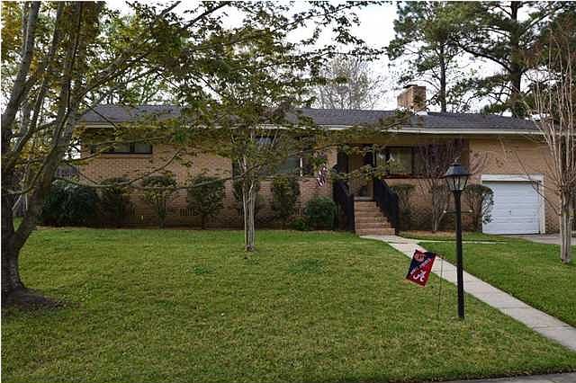 1st image of 2900 Brierwood Dr