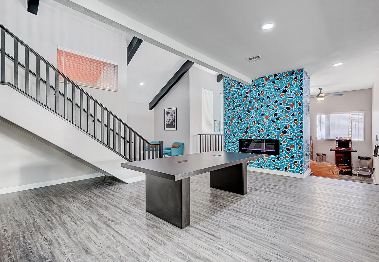 Intrigue Apartments — Photo 1