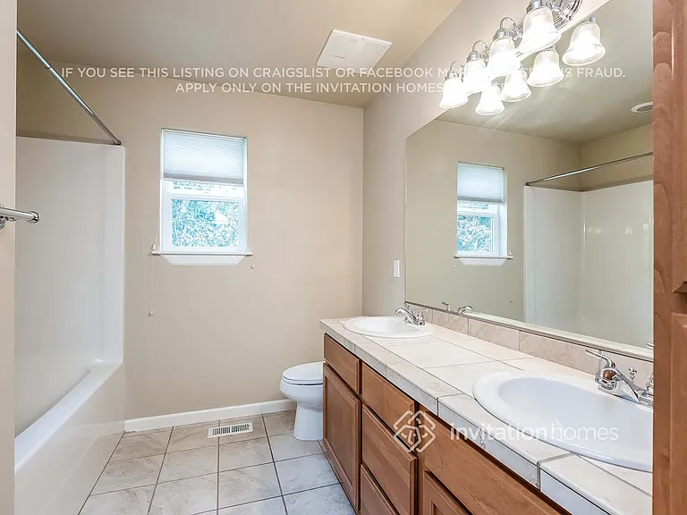 5904 NE 4th Pl — Photo 16