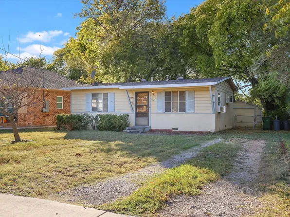 4021 Honey Ln, North Richland Hills, TX 76180