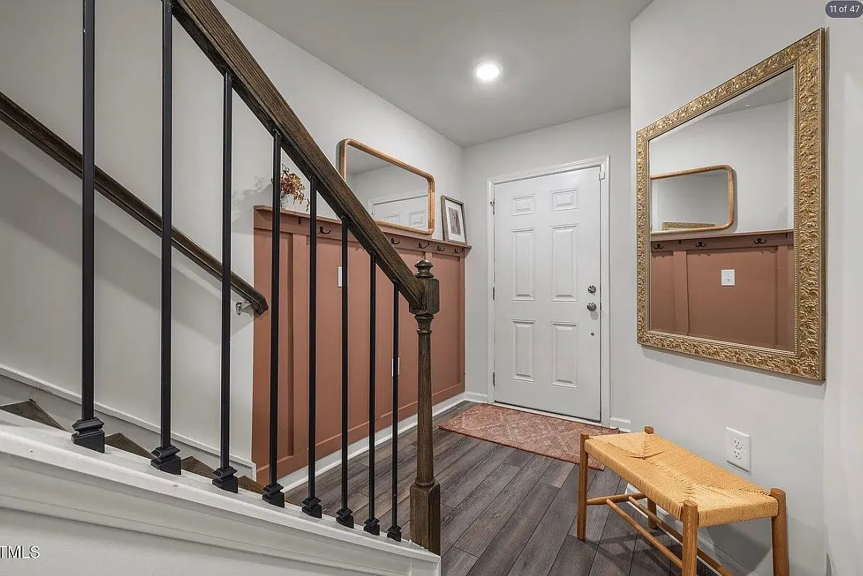 3 bed, 3.5 bath, 2035 sqft, $2,050 — Photo 4