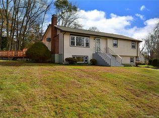 4 Gottier Dr, Vernon Rockville, CT 06066