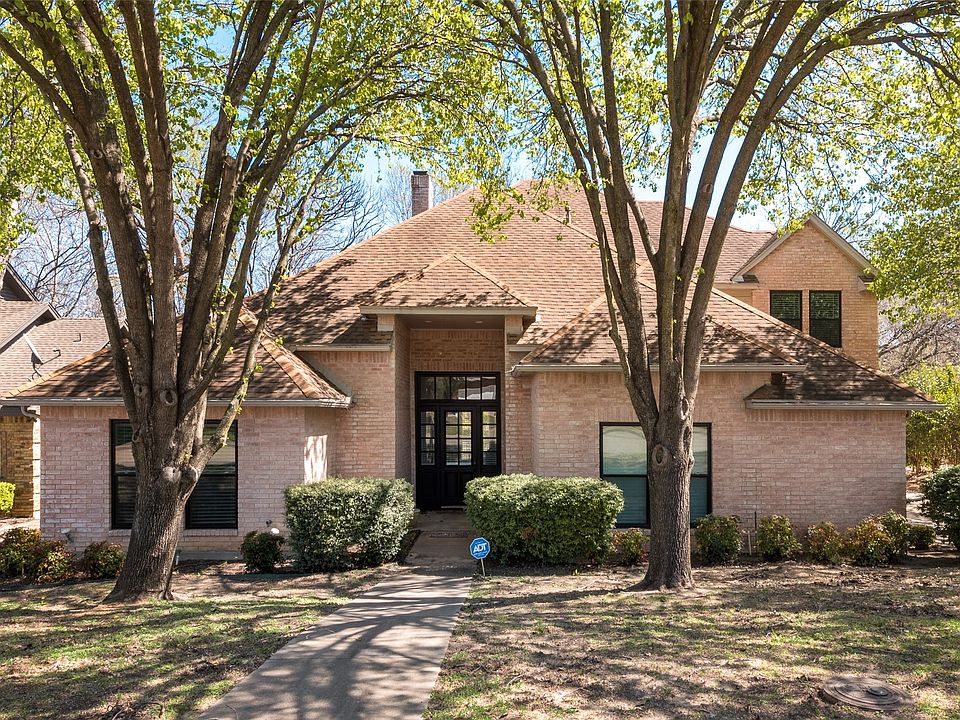 1st image of 924 Hideaway Pl