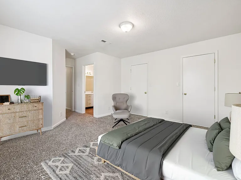 Three Bedroom - 3 Bed / 2 Bath - 1,270 Sq.Ft.