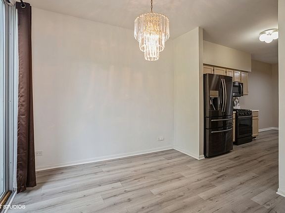 5th image of 364 Maidstone Ct