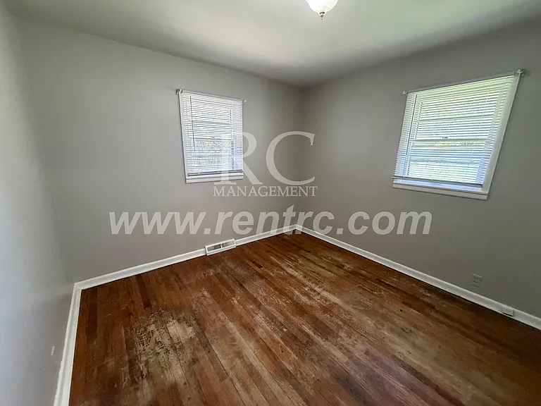 919 Martin St — Photo 10