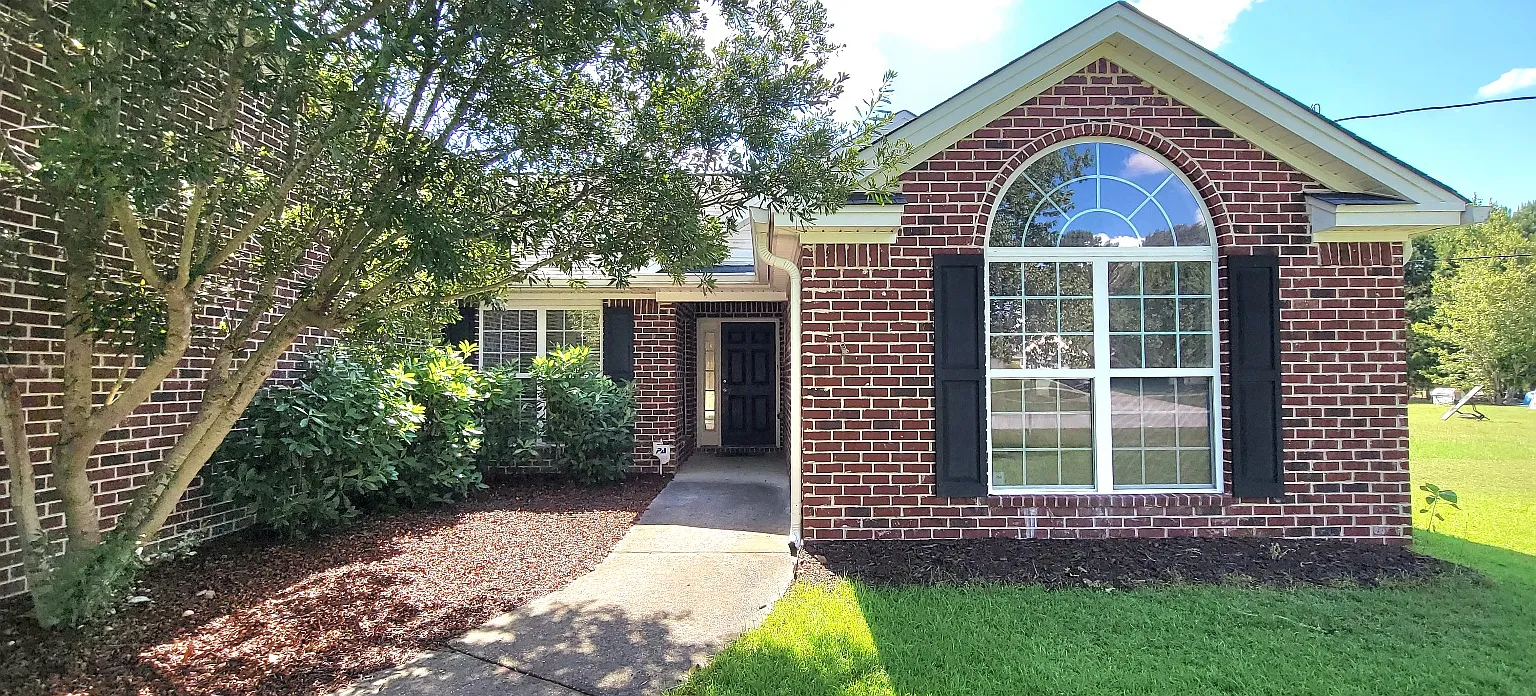 435 Creekside Cir — Photo 2
