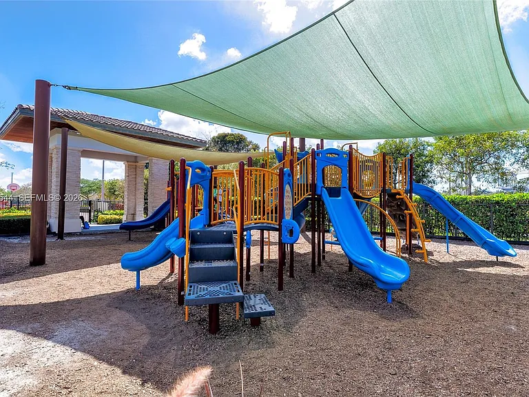 7925 NW 104th Ave #28 — Photo 40