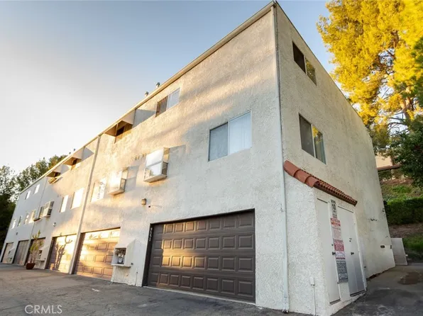 9551 Via Ricardo, Burbank, CA 91504