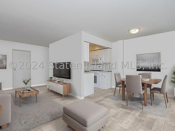 2nd image of 1302 Rockland Ave APT 1H