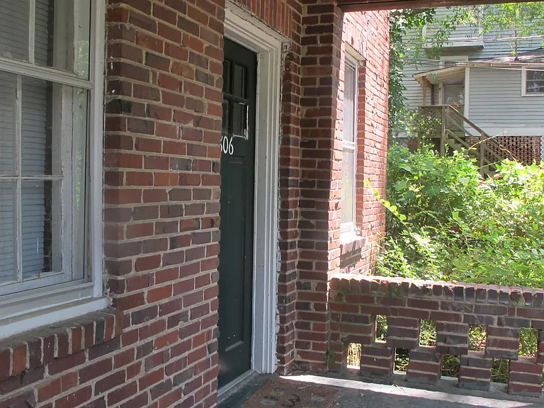 806 Heidt St — Photo 5