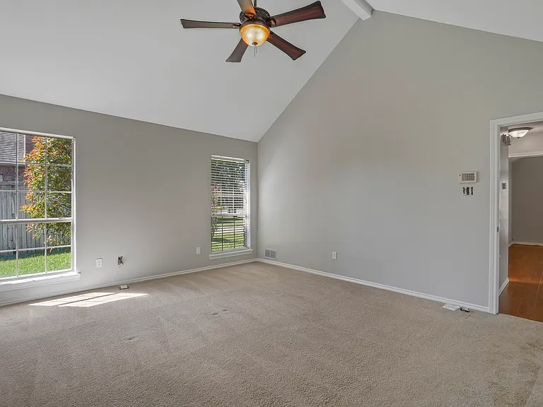 1419 Sweetgum Cir — Photo 22