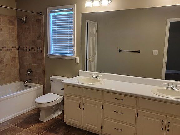 5th image of 113 Dewberry Dr
