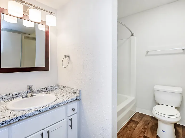 Chase Cove Apartments — Photo 103