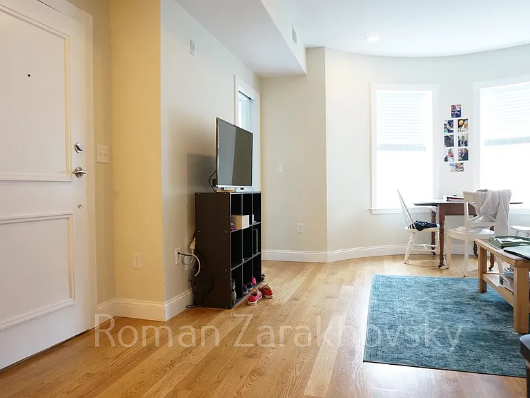 49 Kent St #2 — Photo 15