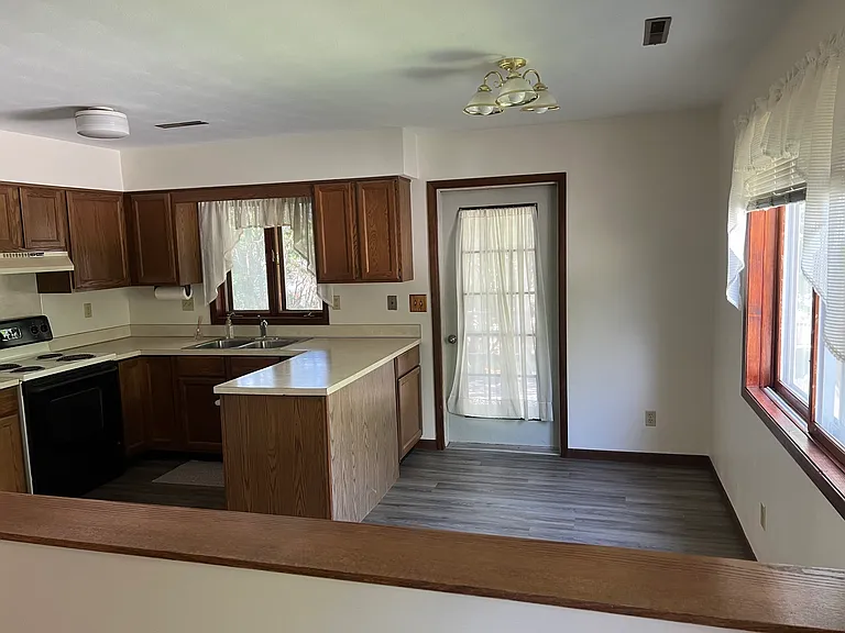 1021 Warwick Dr #U — Photo 16