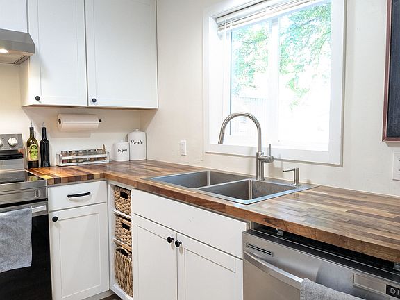 3rd image of 214 E C St