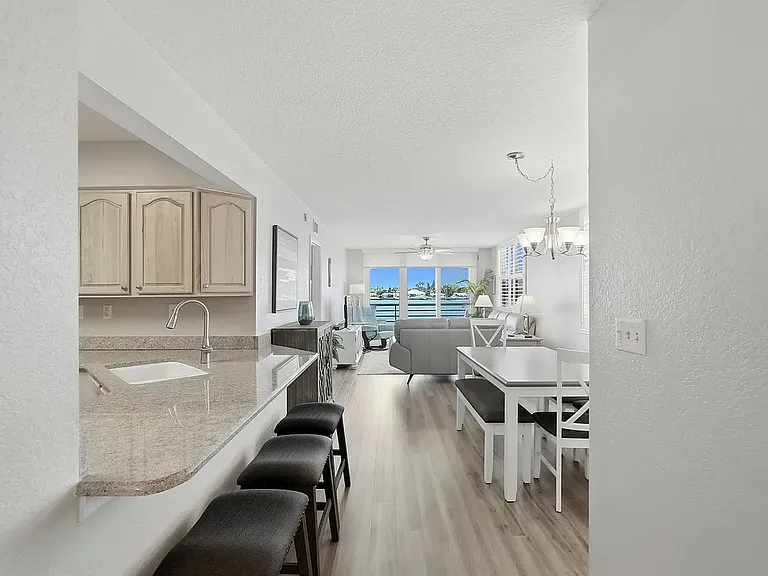 6085 Bahia Del Mar Cir #272 — Photo 7