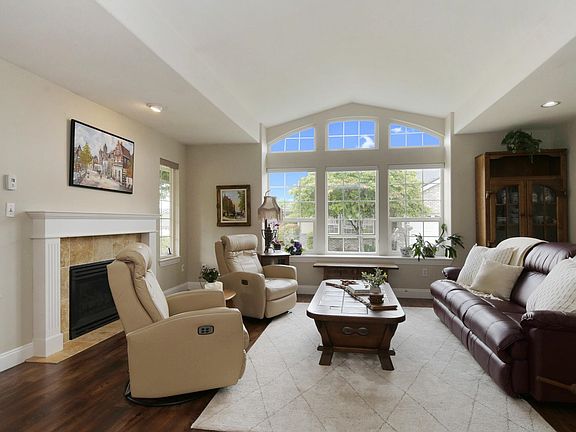 5th image of 32777 Chilcotin Dr #1