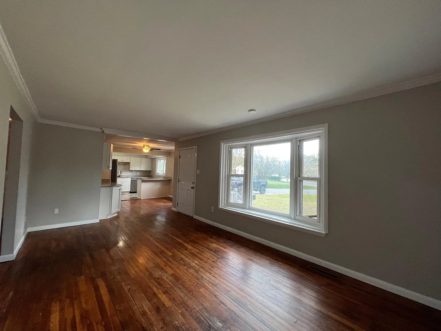 3 bed, 1500 sqft, $2,495 — Photo 4