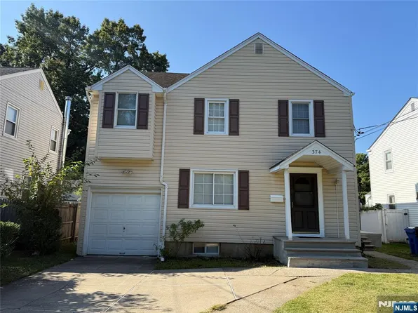 374 E Midland Ave, Paramus, NJ 07652