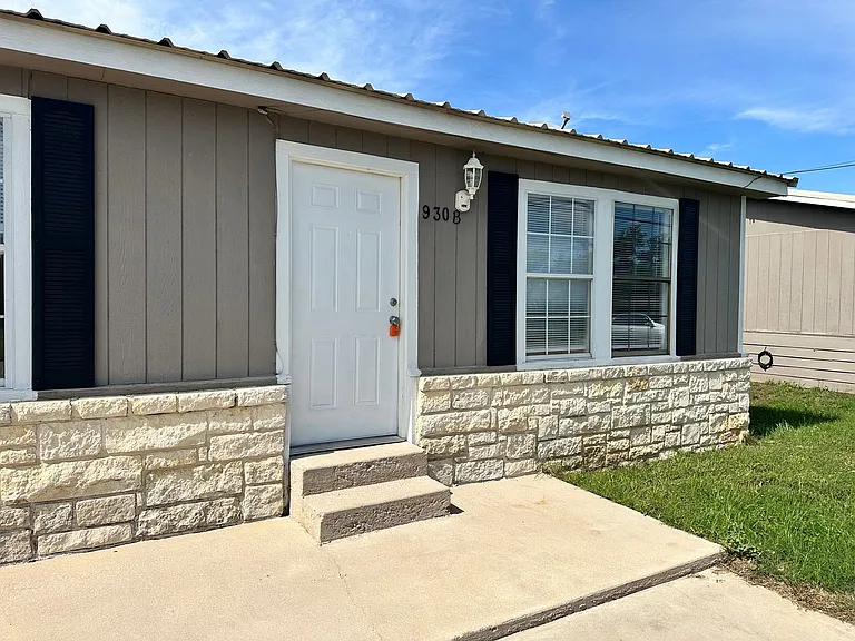 200 Aster St — Photo 13