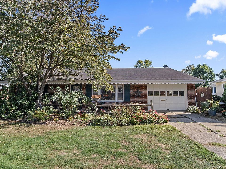 1st image of 403 Meadowbrook Dr