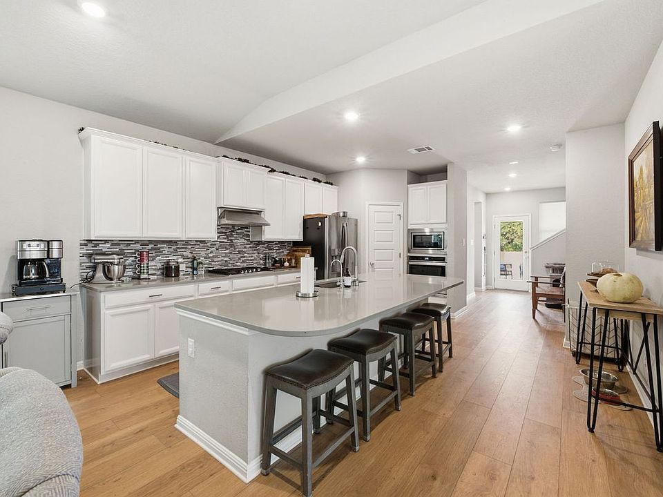 2nd image of 2443 Carino Mdw