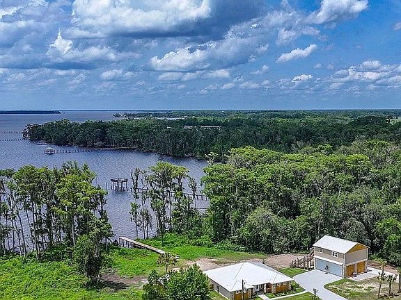 139'  on the St Johns river