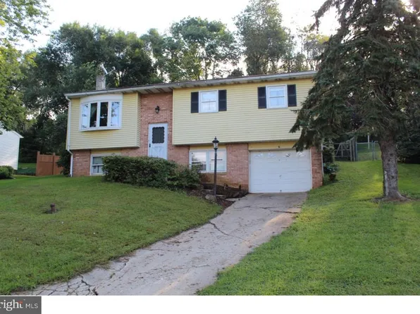 33 Lindy Ln, Boyertown, PA 19512