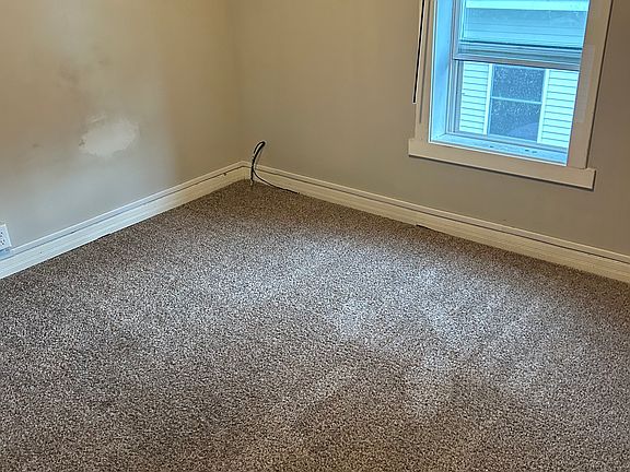 5th image of 237 Hambrook St APT 2